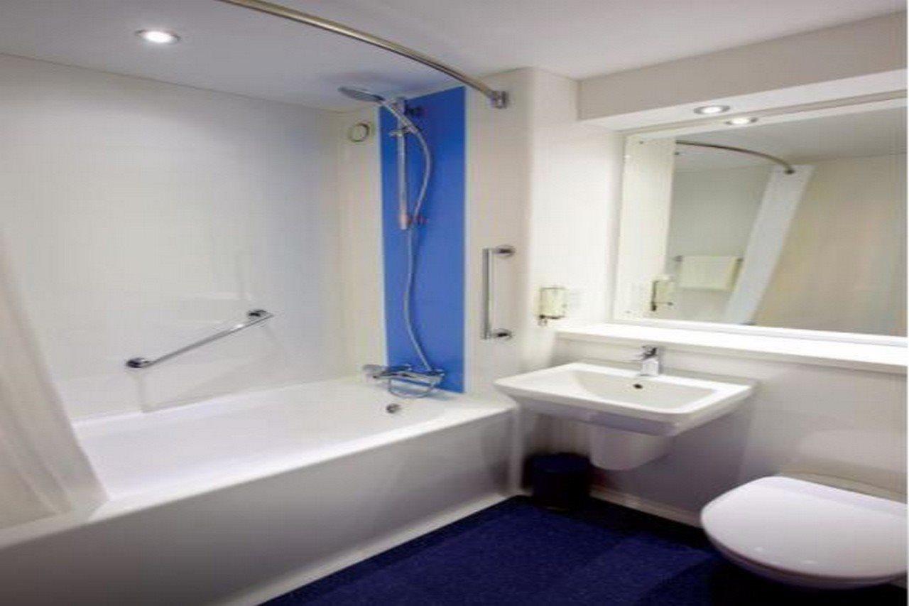 Travelodge Widnes Buitenkant foto